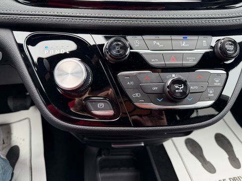 New 2026 Chrysler Pacifica Select image 31