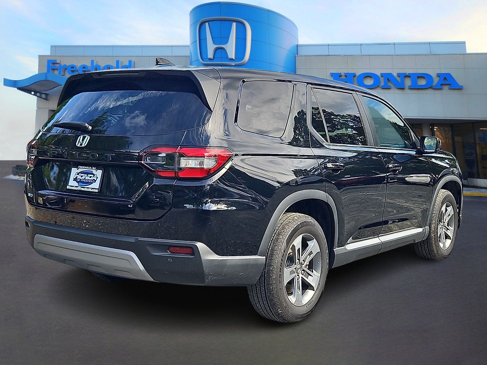 Used 2023 Honda Pilot EX-L image 7