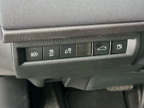 Used 2025 Toyota Camry LE w/ Convenience Package FWD image 17