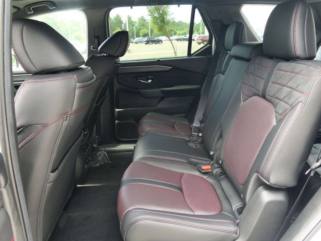 New 2026 Honda Pilot Black Edition image 32