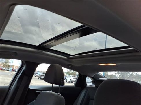 Used 2023 Chevrolet Malibu LT image 13