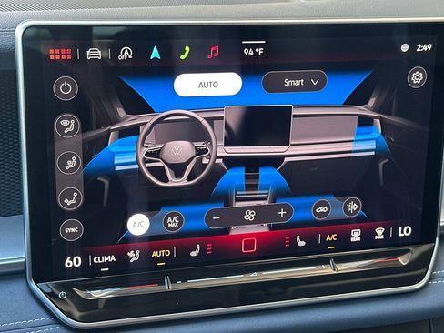 New 2025 Volkswagen Tiguan SE image 18