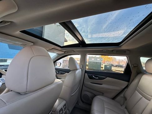 Used 2015 Nissan Rogue SL w/ SL Premium Package image 32