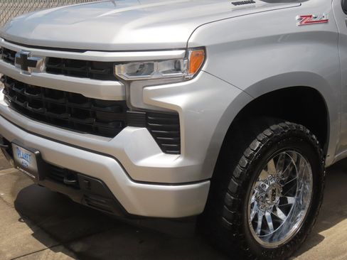 Used 2022 Chevrolet Silverado 1500 RST AWD/4WD image 3