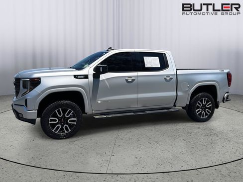 Used 2022 GMC Sierra 1500 Elevation w/ Elevation Premium Package AWD/4WD image 3