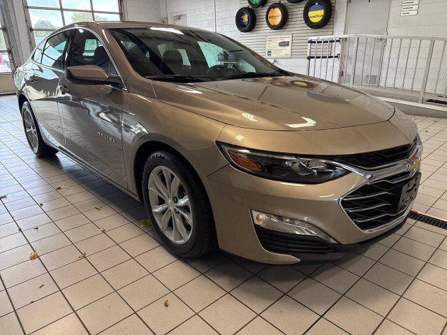 Used 2025 Chevrolet Malibu LT FWD image 1