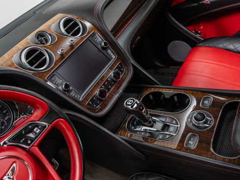 Used 2018 Bentley Bentayga Activity AWD/4WD image 27