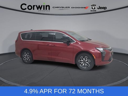 New 2027 Chrysler Pacifica Limited w/ Family Tech Group AWD/4WD image 1