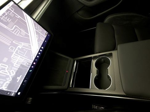 Used 2025 Tesla Model S Plaid image 36