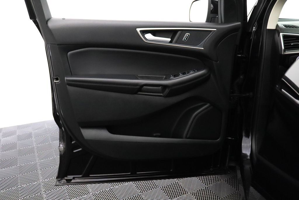 Used 2023 Ford Edge SEL AWD/4WD image 11