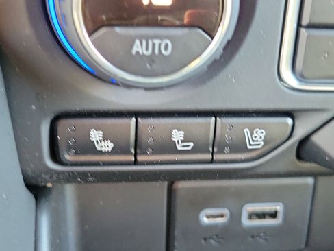 Used 2021 Chevrolet Tahoe Premier w/ Premium Package image 24