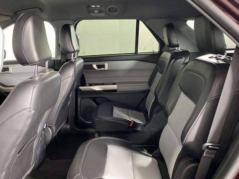Used 2023 Ford Explorer XLT w/ Equipment Group 202A AWD/4WD image 17