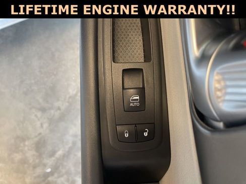 Certified 2024 Chrysler Pacifica Touring-L image 46