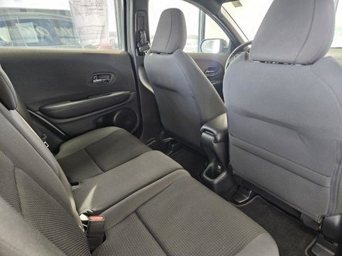 Used 2023 Honda HR-V LX image 11