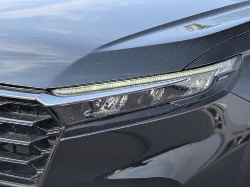 Used 2024 Honda CR-V EX image 16