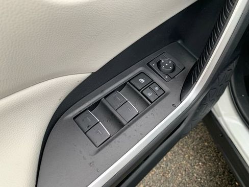 New 2025 Toyota RAV4 XLE image 18