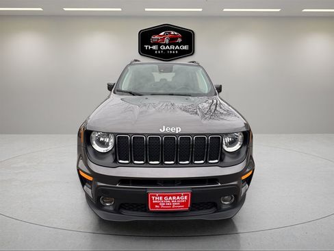 Used 2021 Jeep Renegade Latitude image 2