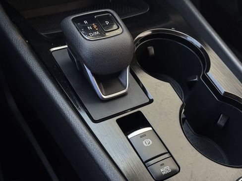 Used 2024 Nissan Rogue SV w/ SV Premium Package AWD/4WD image 19