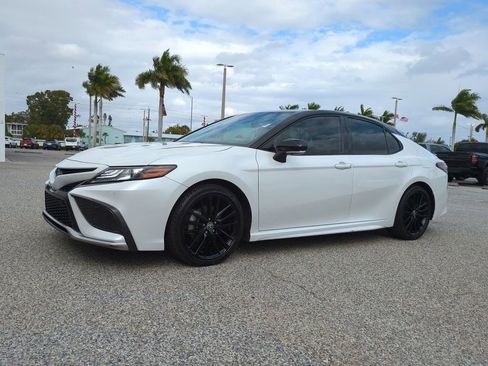 Used 2022 Toyota Camry XSE image 2