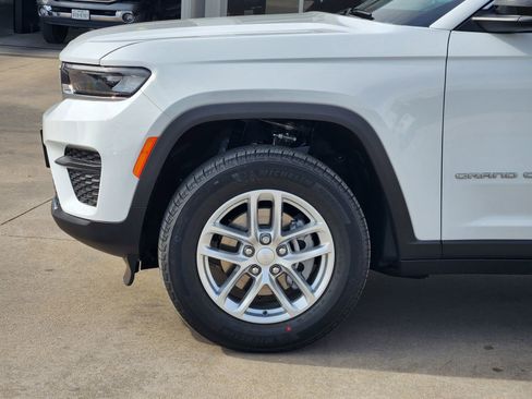 New 2025 Jeep Grand Cherokee Laredo image 10