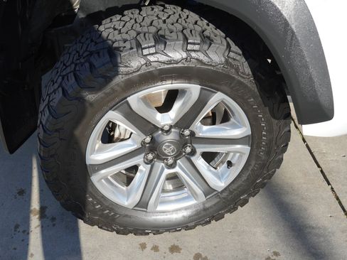 Certified 2023 Toyota Tacoma TRD Off-Road image 10