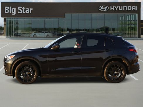 Used 2021 Alfa Romeo Stelvio Sprint w/ Nero Edizione image 2