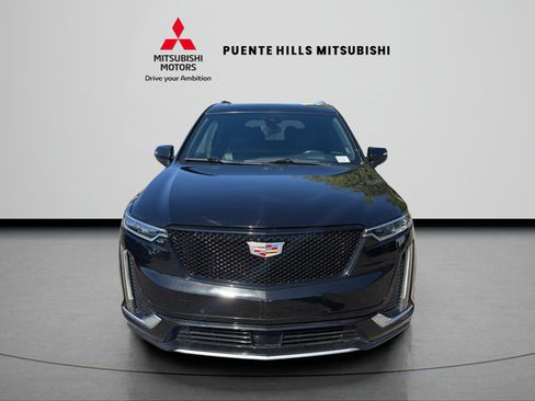 Used 2021 Cadillac XT6 Premium Luxury FWD image 2