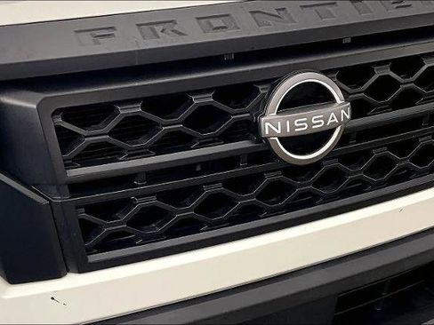 Certified 2023 Nissan Frontier S image 28