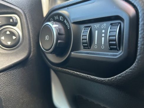 Used 2022 Jeep Wrangler Unlimited Sport w/ Sun And Sound Package image 20