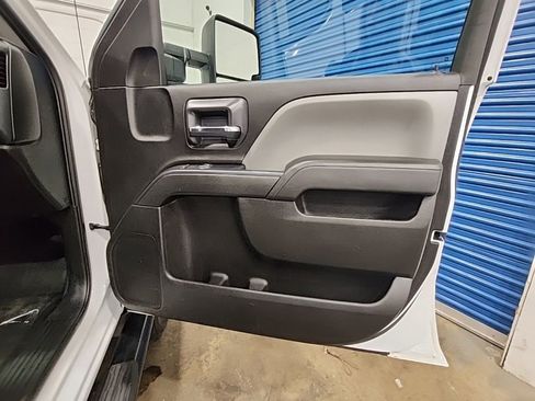 Used 2019 Chevrolet Silverado 2500 W/T AWD/4WD image 24