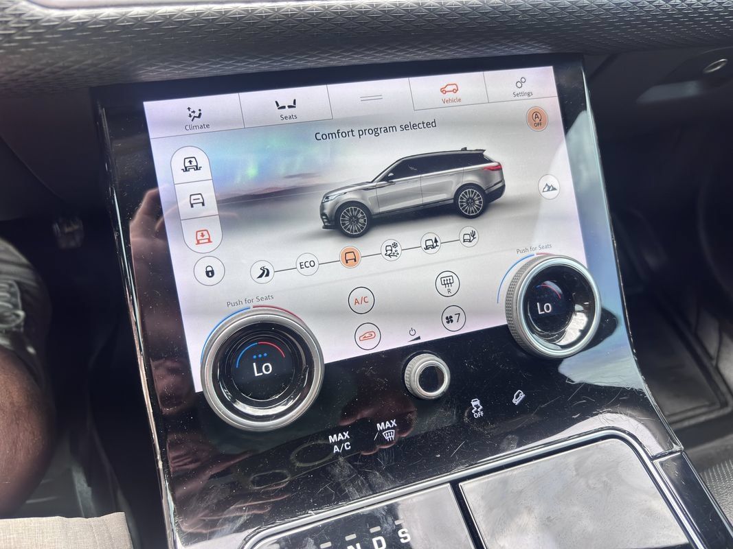 Used 2018 Land Rover Range Rover Velar S AWD/4WD image 40