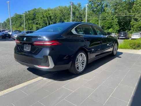 Used 2024 BMW 530i xDrive w/ Convenience Package AWD/4WD image 7