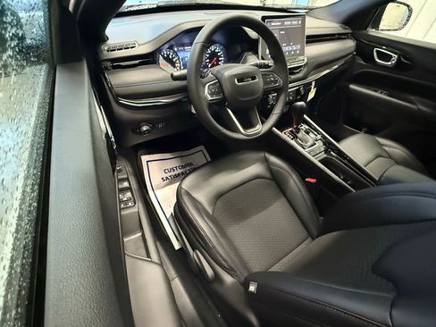 New 2026 Jeep Compass Latitude image 17