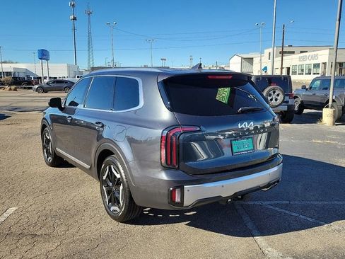 Used 2024 Kia Telluride EX w/ EX Captain's Chair Package image 5