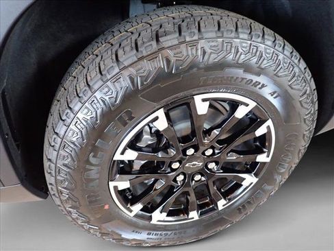 New 2026 Chevrolet Traverse Z71 w/ Enhanced Driving Package AWD/4WD image 7