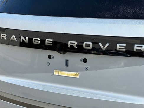 Used 2025 Land Rover Range Rover Long Wheelbase SE AWD/4WD image 28