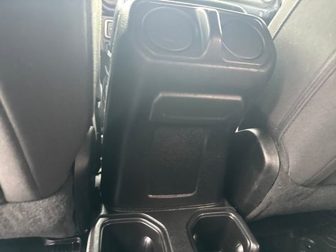 Used 2018 Jeep Wrangler Unlimited Sport AWD/4WD image 28