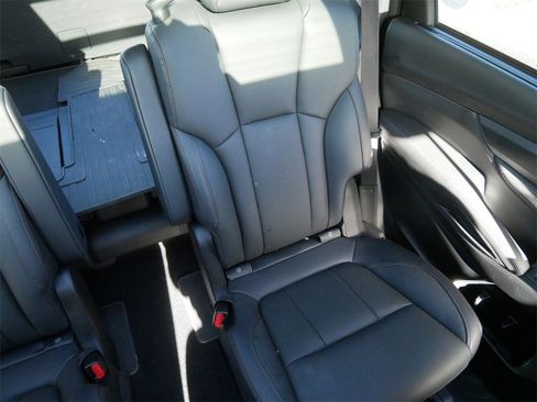 Certified 2025 Subaru Ascent Bronze Edition image 19