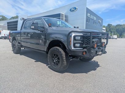 New 2026 Ford F250 Lariat w/ Black Appearance Package
