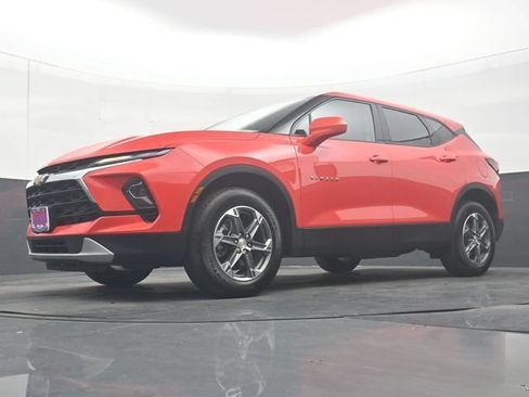 Used 2025 Chevrolet Blazer LT FWD image 28
