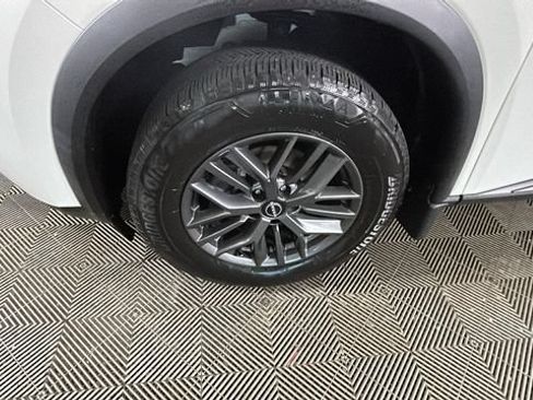 Used 2023 Nissan Rogue S AWD/4WD image 9
