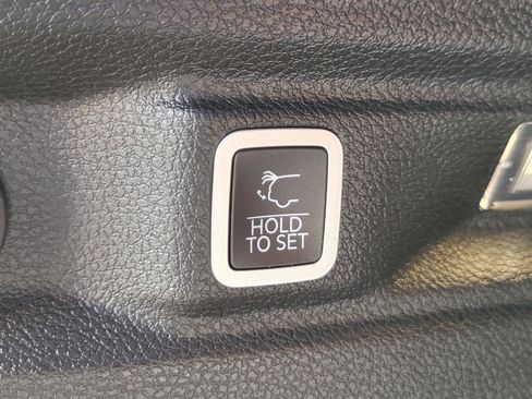 Used 2022 Jeep Grand Cherokee L Limited image 25