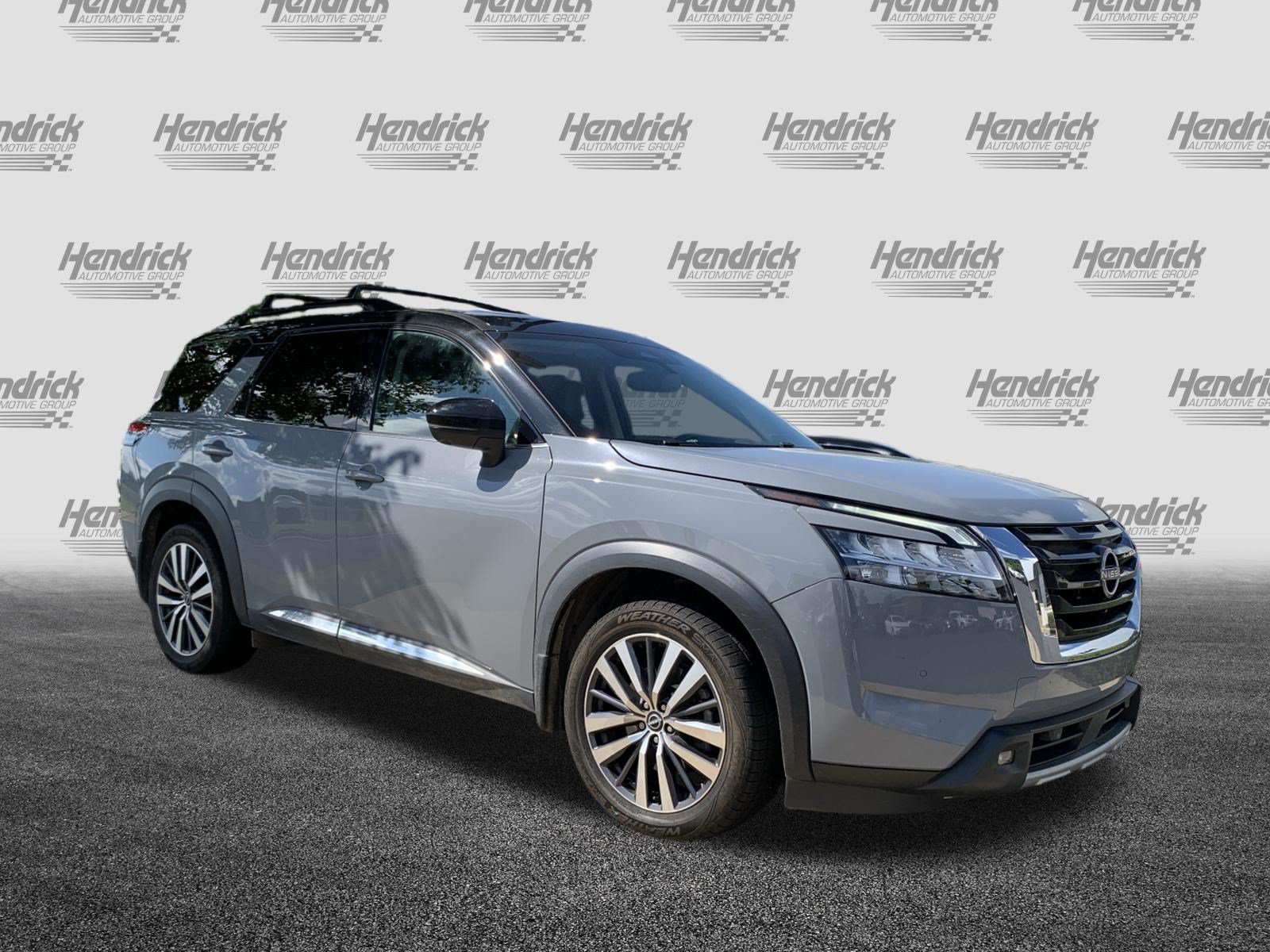 Used 2022 Nissan Pathfinder Platinum w/ Cargo Package FWD image 2
