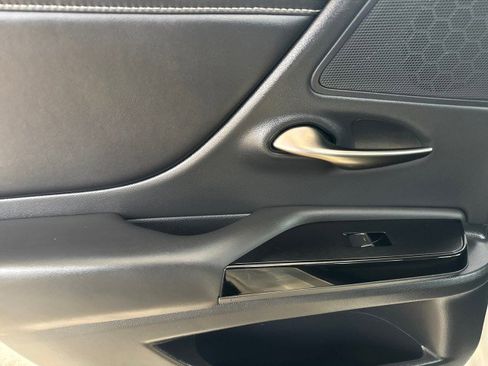 Used 2022 Lexus ES 350 image 6