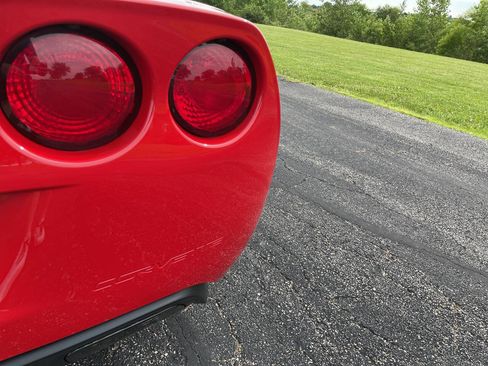 Used 2005 Chevrolet Corvette Convertible w/ Preferred Equipment Group RWD image 27