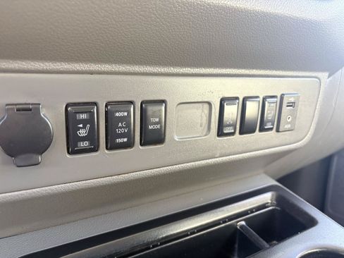 Used 2015 Nissan NV 3500 SL w/ Technology Package RWD image 13