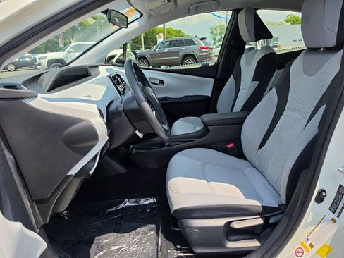 Used 2016 Toyota Prius Two FWD image 21