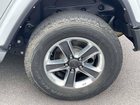 Used 2022 Jeep Wrangler Unlimited Sahara w/ Cold Weather Group AWD/4WD image 21