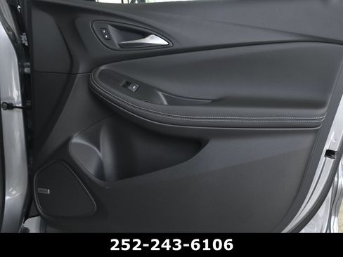 Used 2025 Buick Encore GX Avenir w/ Avenir Technology Package AWD/4WD image 39