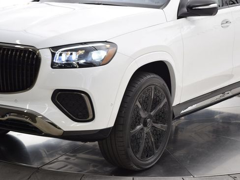 Used 2026 Mercedes-Benz Maybach GLS 600 4MATIC image 11